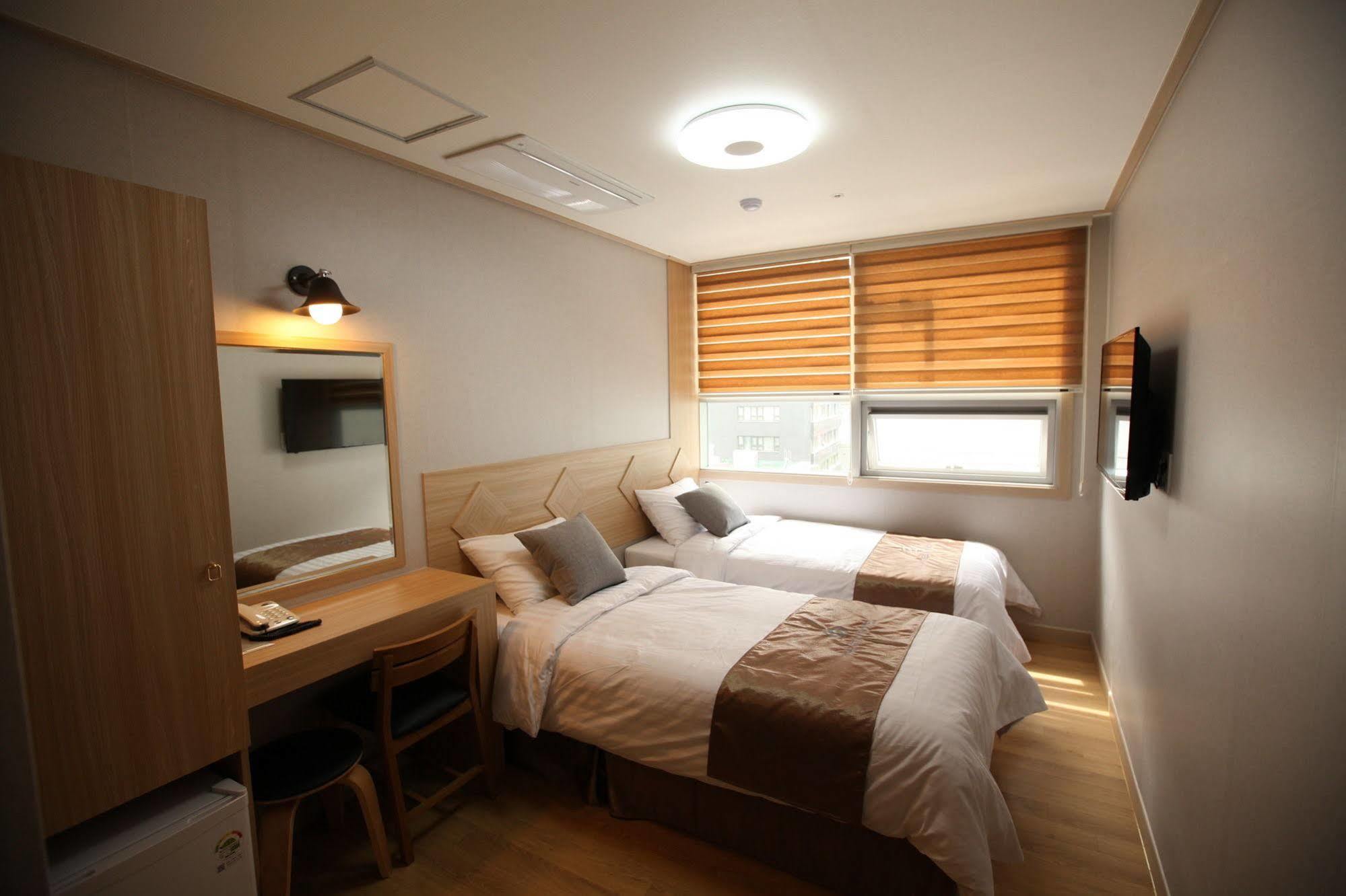 The Stay Hotel Myeongdong Сеул Екстериор снимка
